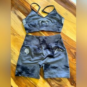 Large Black Ghost Clouds Everson Seamless Set!